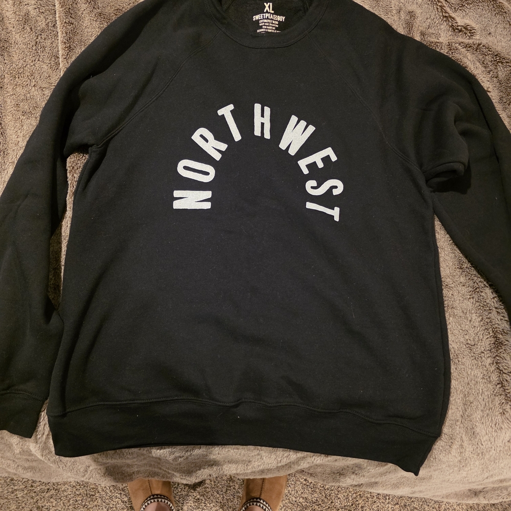 Northwest Black Women's Sweater